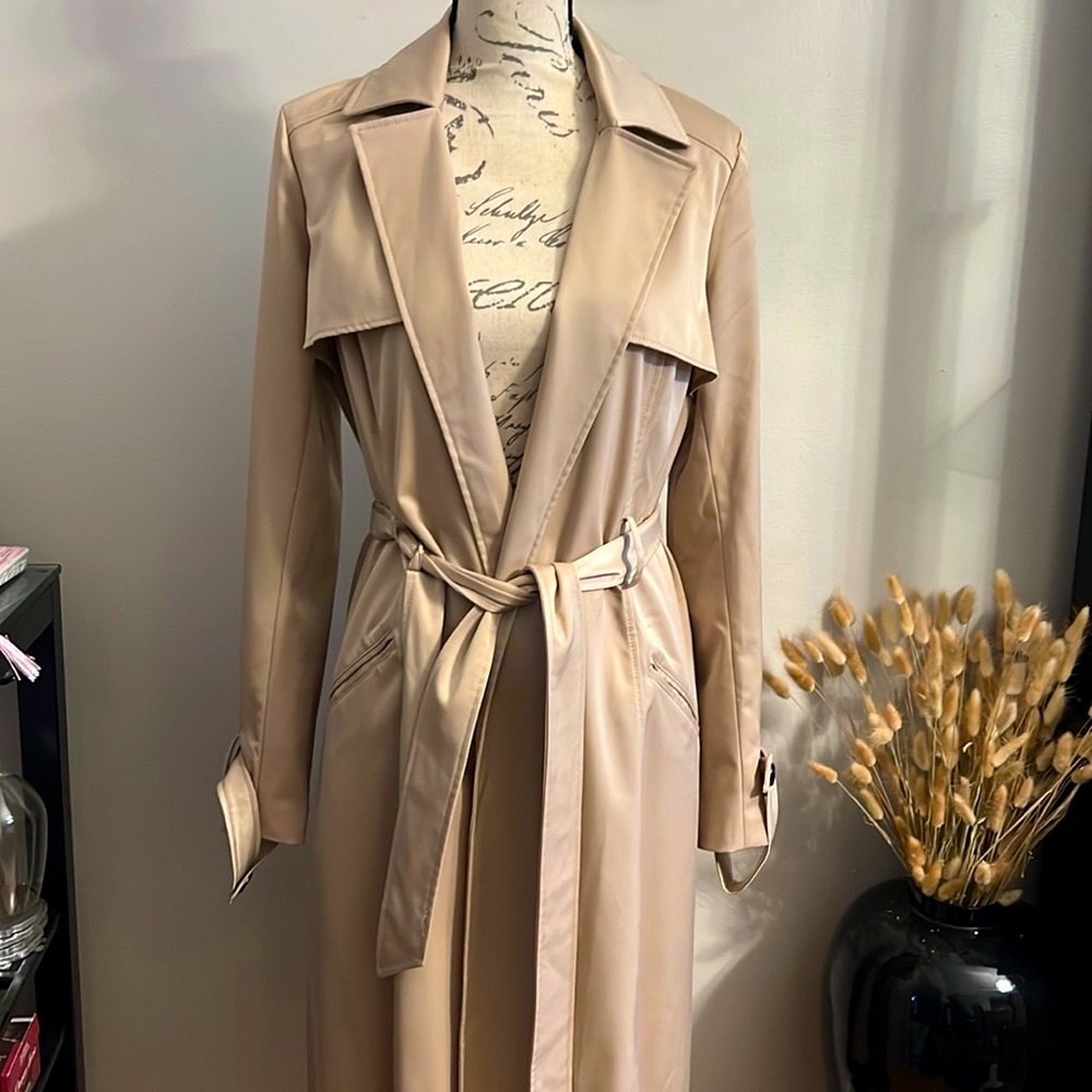 Gorgeous open front tie waist beige tan trench coat sz L